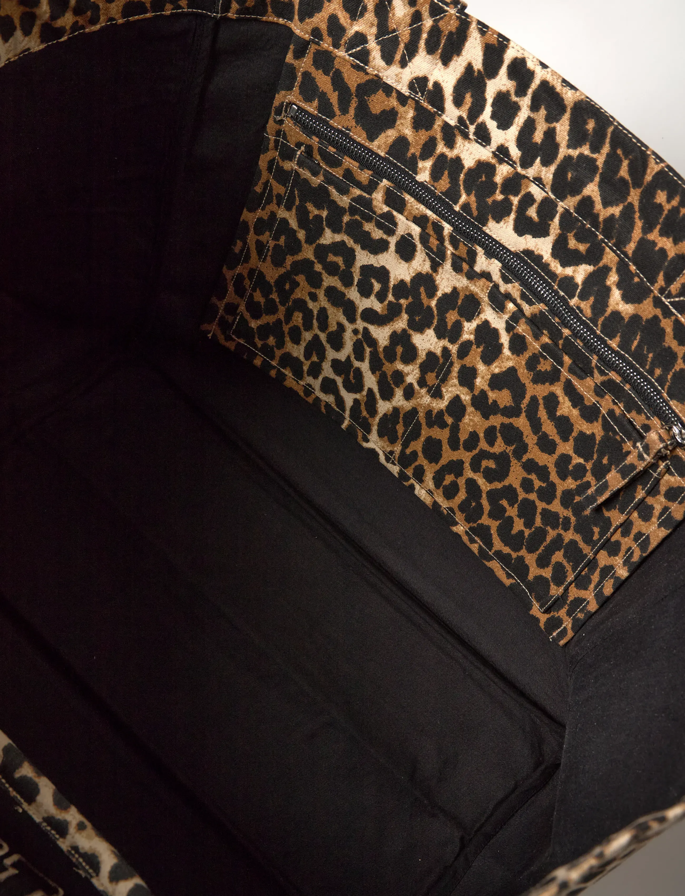 Ganni - Leopard Print Logo Large Tote bag - shoppers - brown - 5