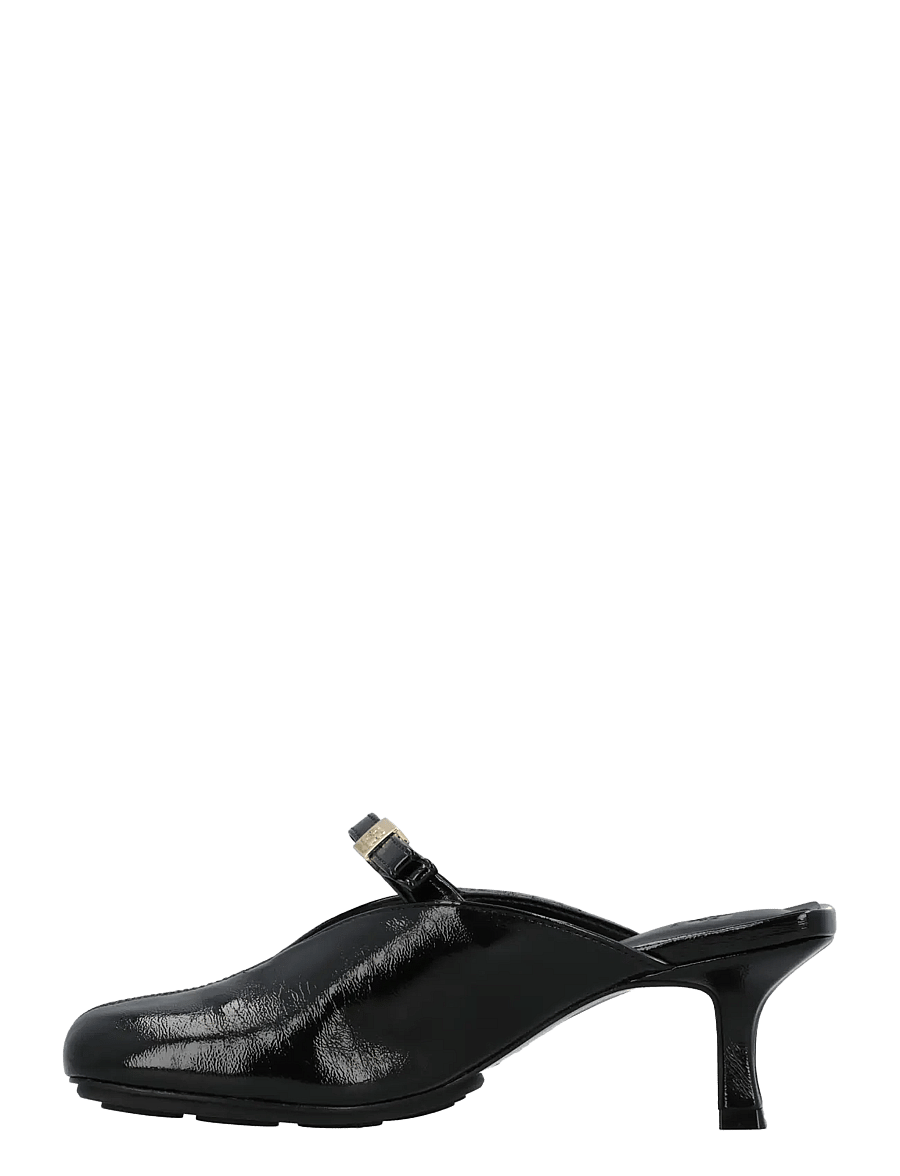 Ganni - Sue Bow Heeled Mule Deep Shine - pantoletten mit absatz - black - 1