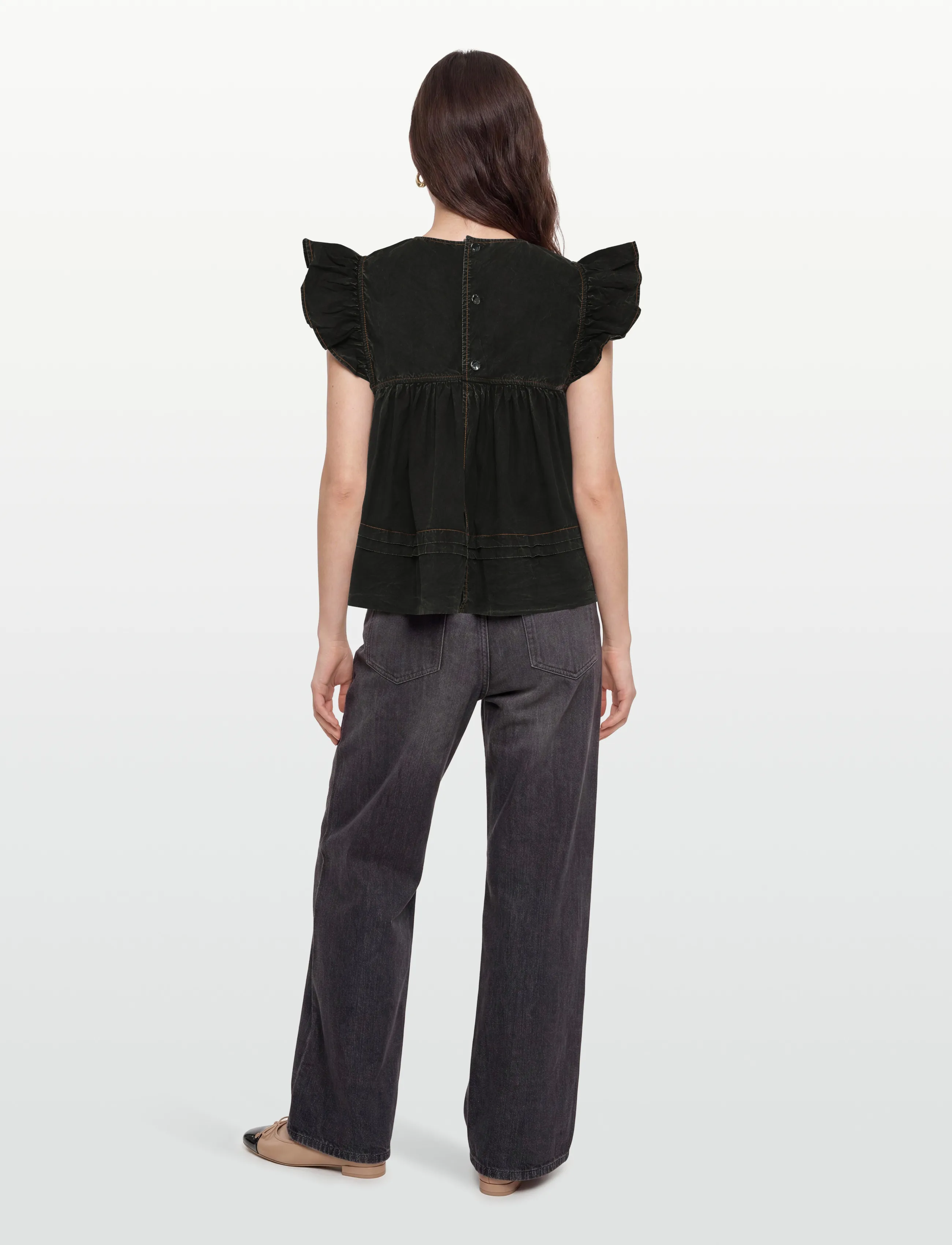Ganni - Garment Dyed Cotton Frill Sleeve Top - t-särgid - black - 4