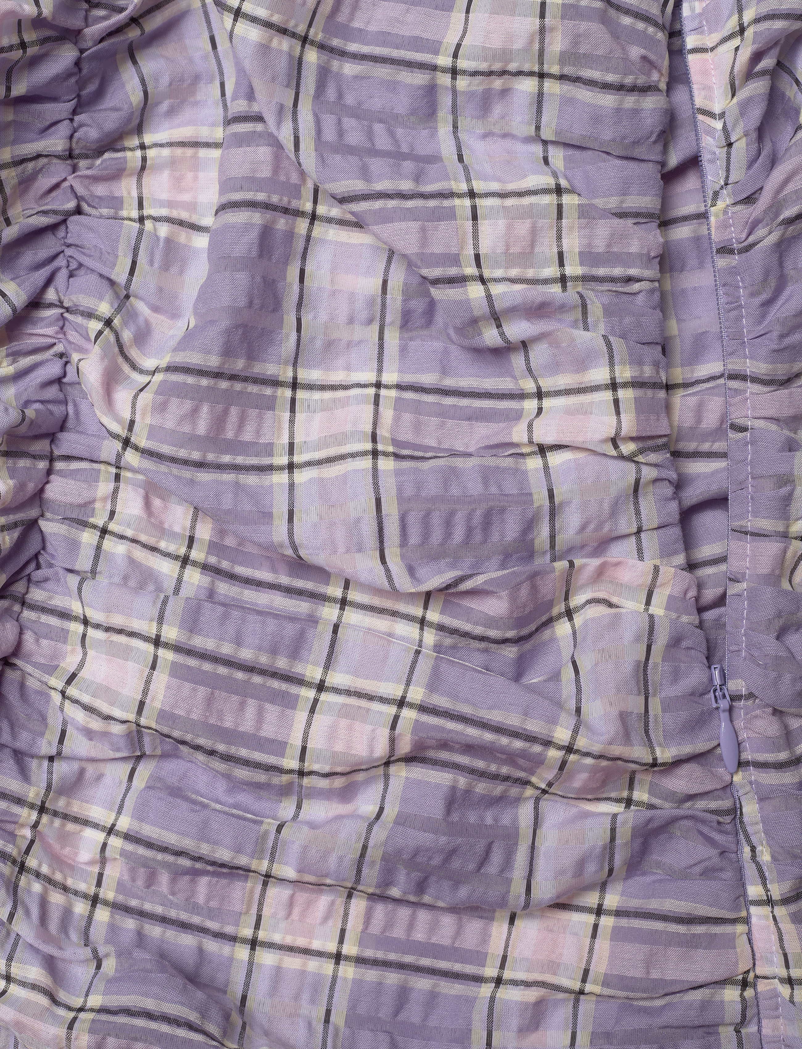 GANNI - Seersucker Check V-neck Fitted Midi Dress - midi kjoler - check persian violet - 3