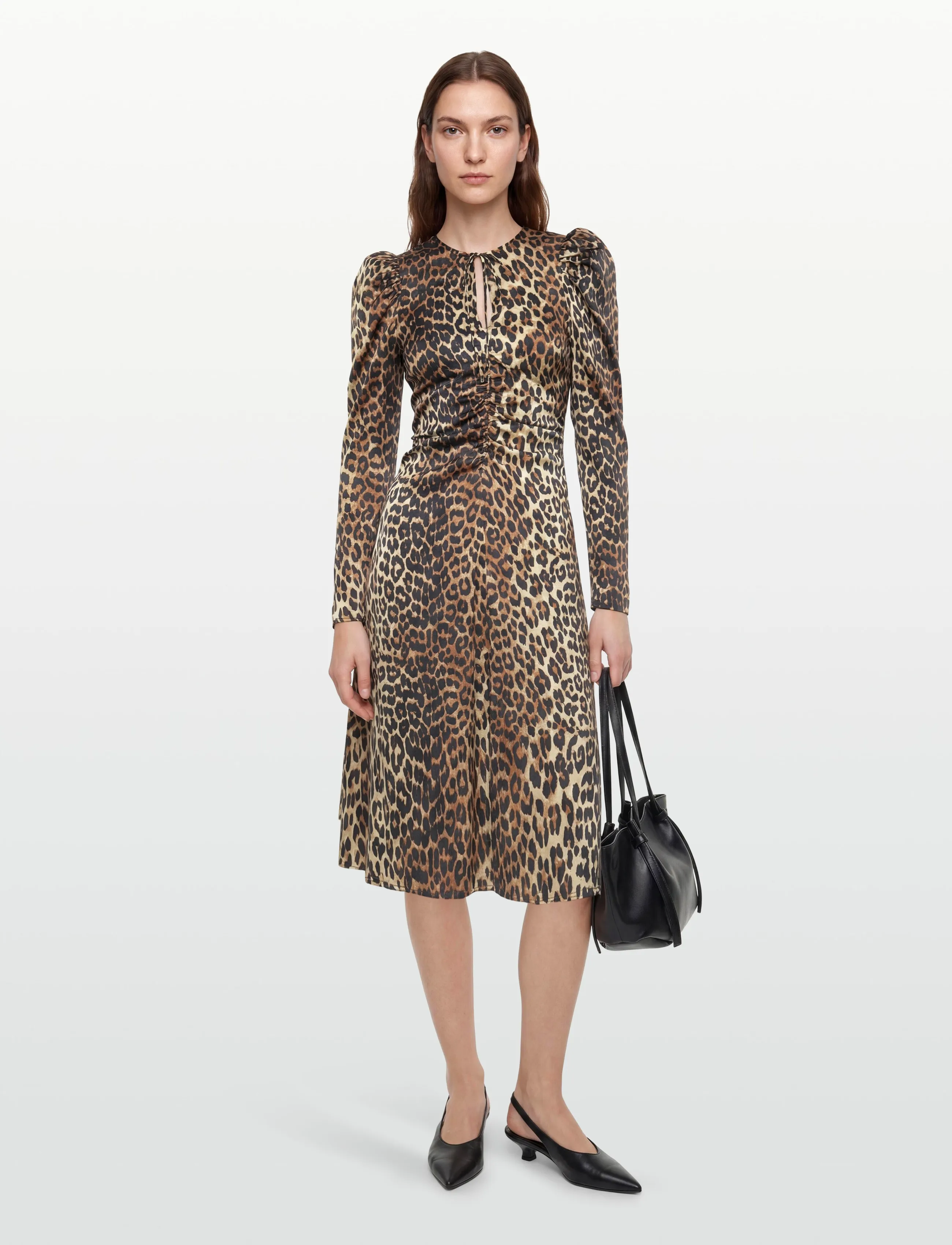 GANNI Print Satin Ruched Midi Dress, Kvinder, Leopard Print Ruched Langærmet Midikjole, Multi/mønstret, Str: 36