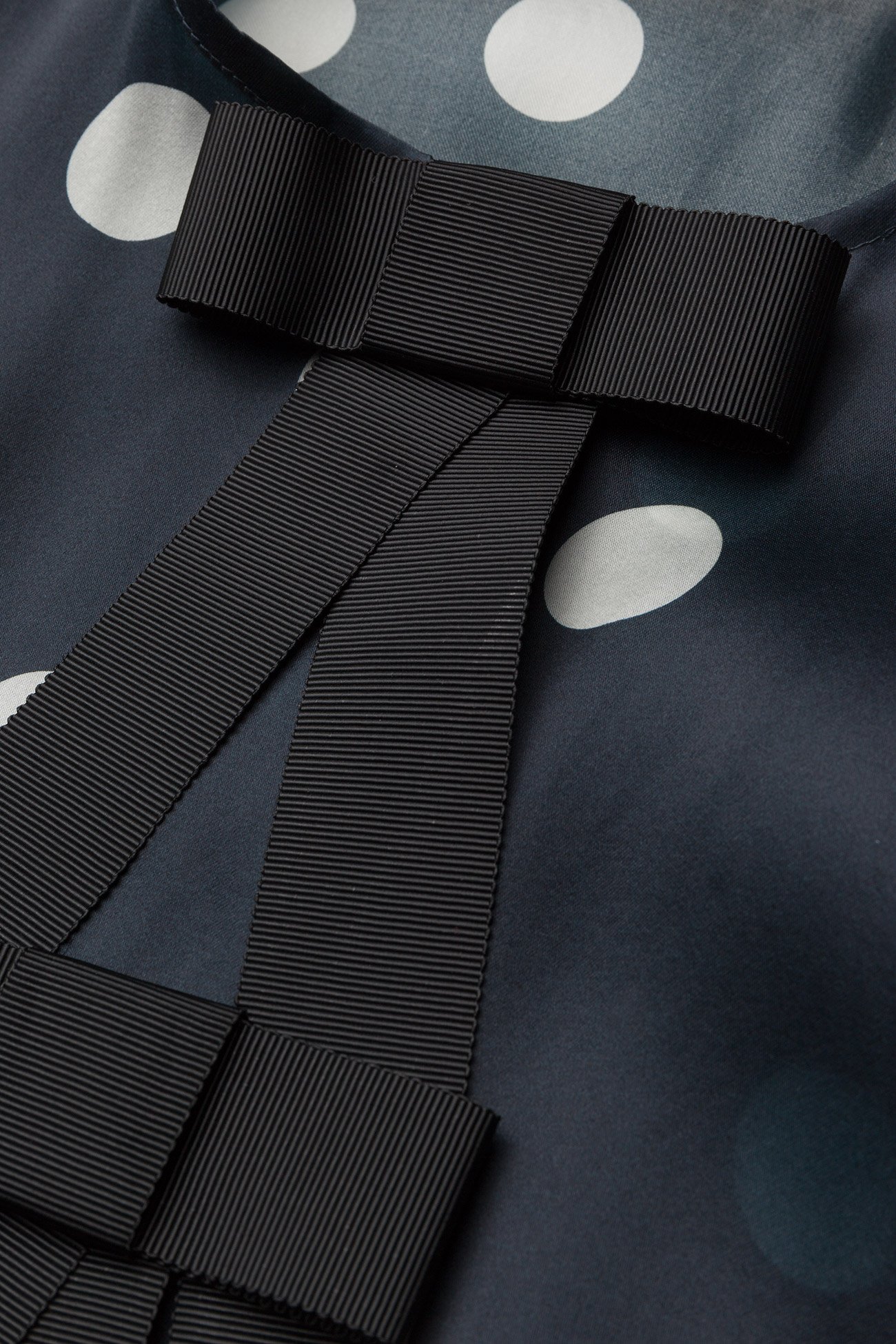 Ganni - Seneca Silk - total eclipse - 2