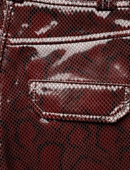 Ganni - Snake Foil Leather - leathershorts - decadent chocolate - 4