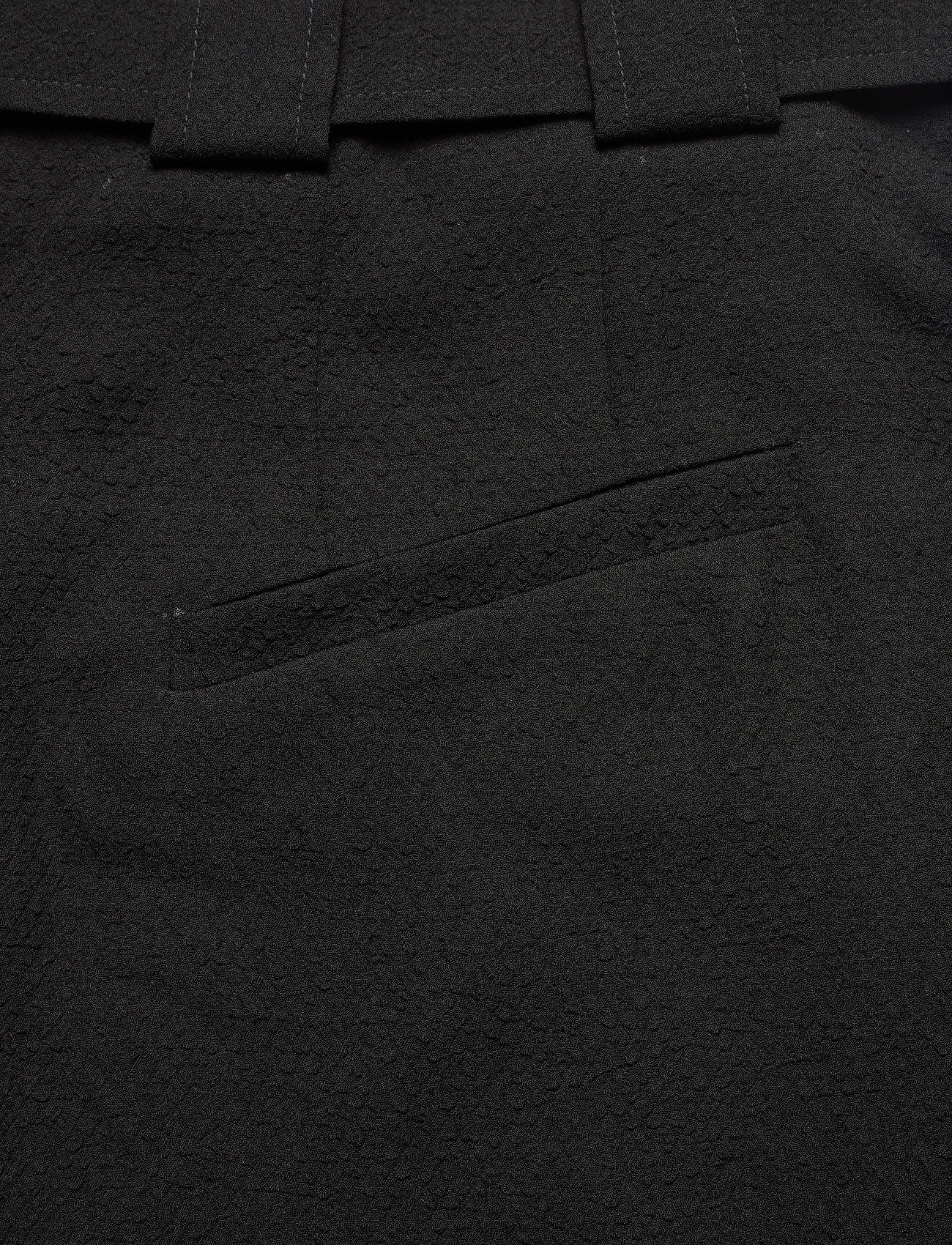 Ganni - Drapey Structure Belt Wide Shorts - casual shorts - black - 4