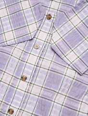 Ganni - Seersucker Check Sleeveless Shirt - Ärmlösa blusar - check persian violet - 4