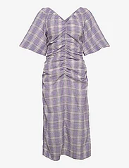 Ganni - Seersucker Check V-neck Fitted Midi Dress - midi kjoler - check persian violet - 0