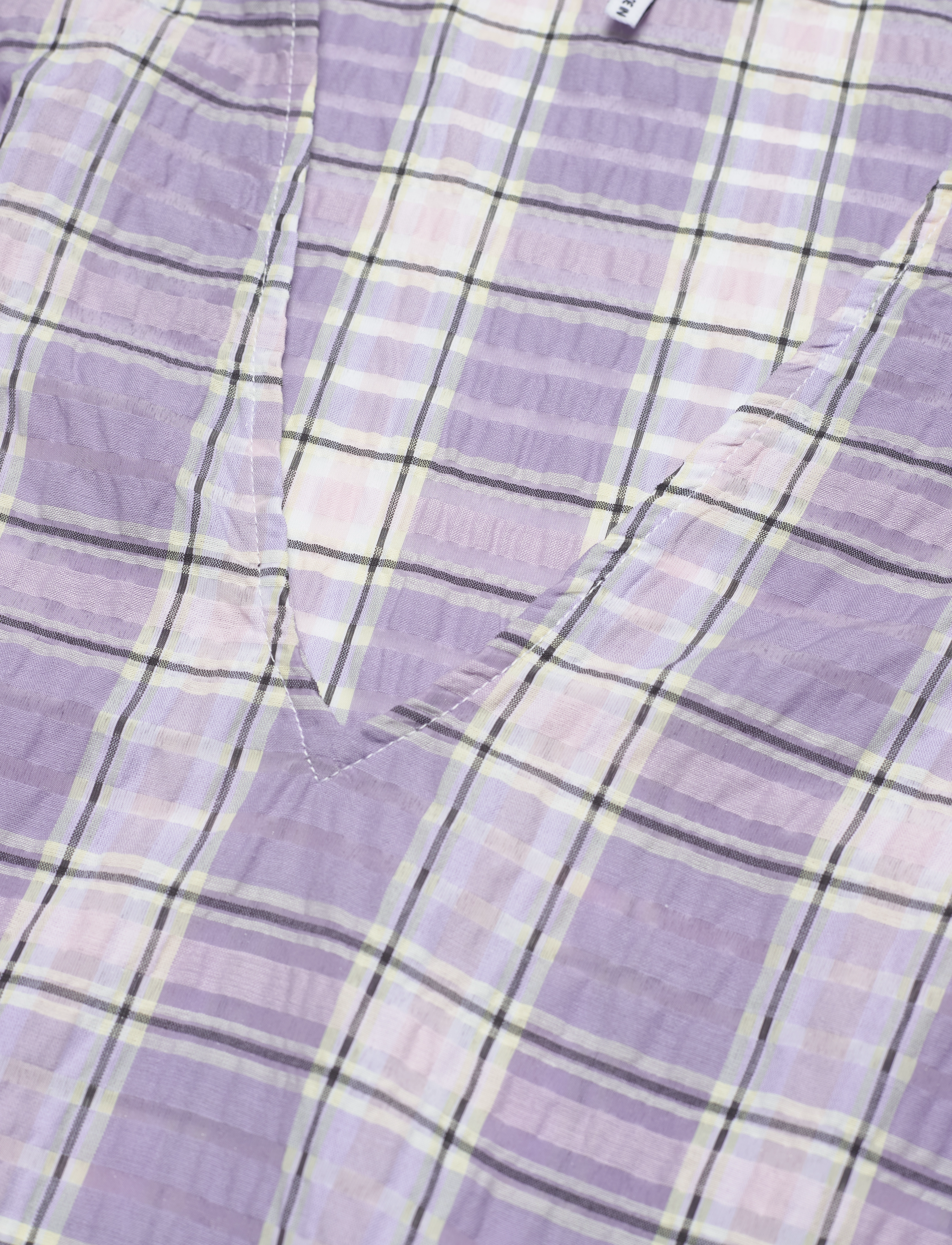 Ganni - Seersucker Check V-neck Blouse - lühikeste varrukatega pluusid - check persian violet - 2