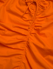 Ganni - Cotton Poplin - krótkie sukienki - vibrant orange - 2