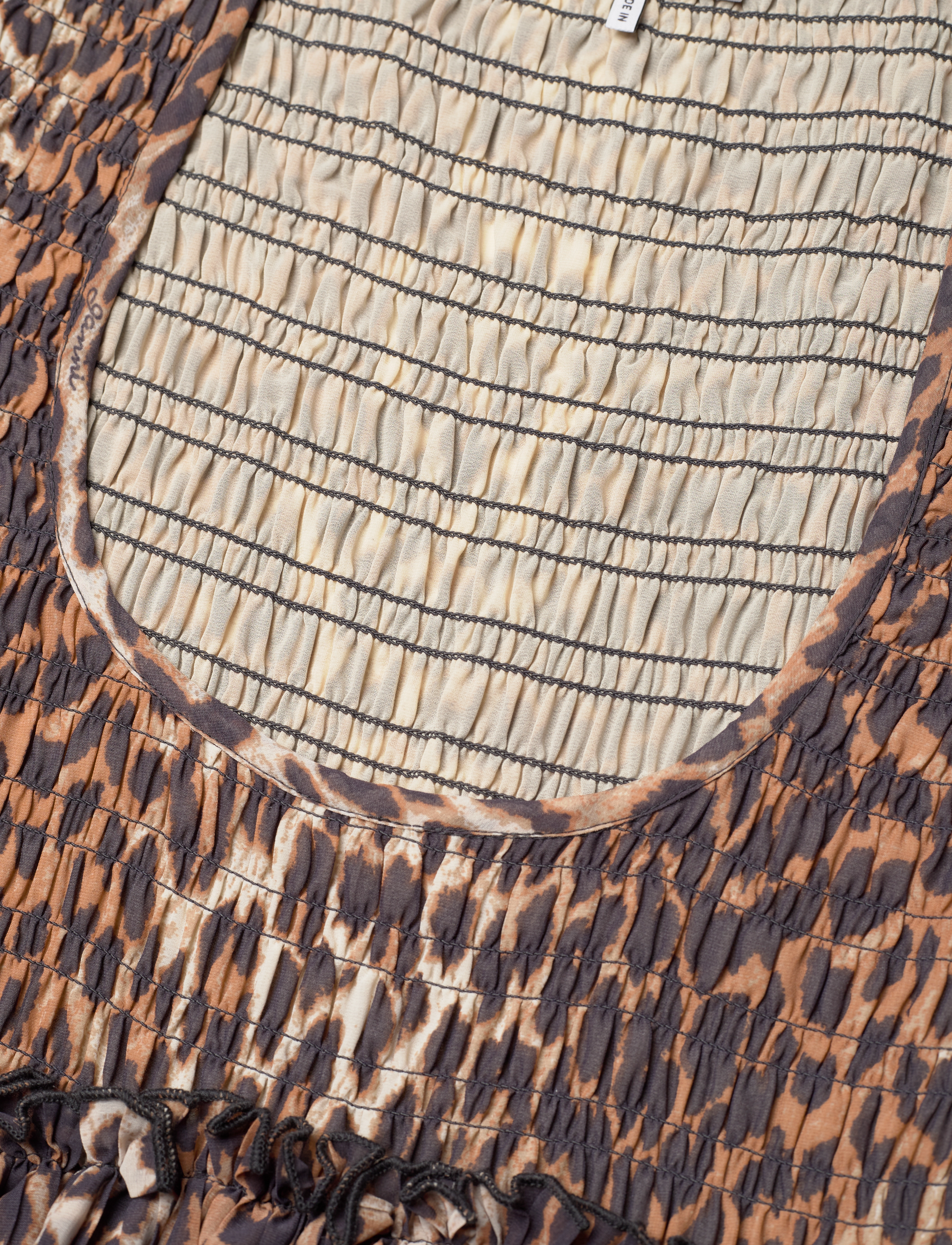 Ganni - Pleated Georgette - sommerkjoler - almond milk - 2