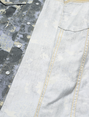 Ganni - Print Denim Shirt - long-sleeved shirts - brunnera blue - 3