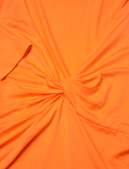 Ganni - Light Stretch Jersey - midiklänningar - vibrant orange - 2