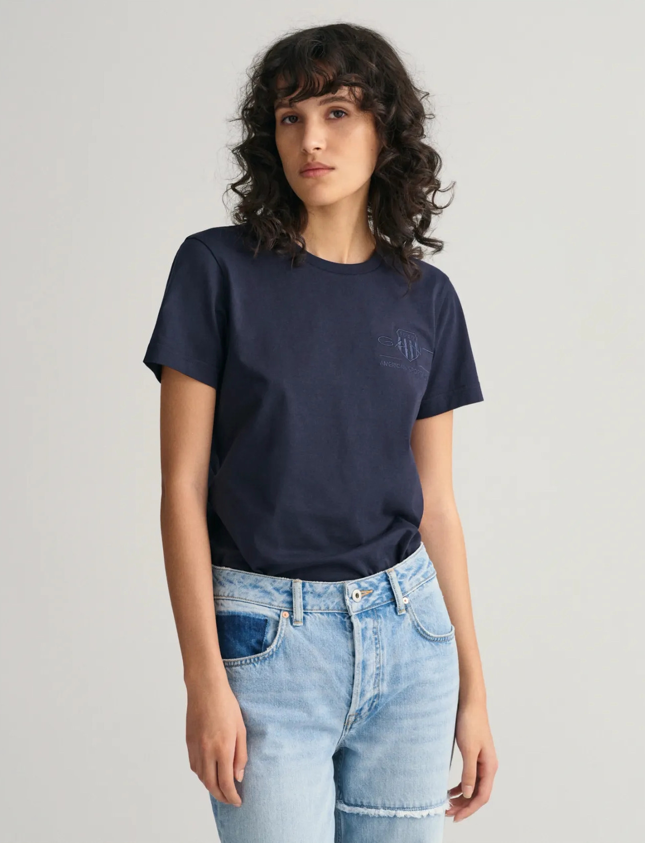 Gant Reg Tonal Shield T-Shirt dam – bild 10