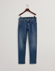 GANT - MAXEN ACTIVE-RECOVER JEANS - slim jeans - mid blue broken in - 8