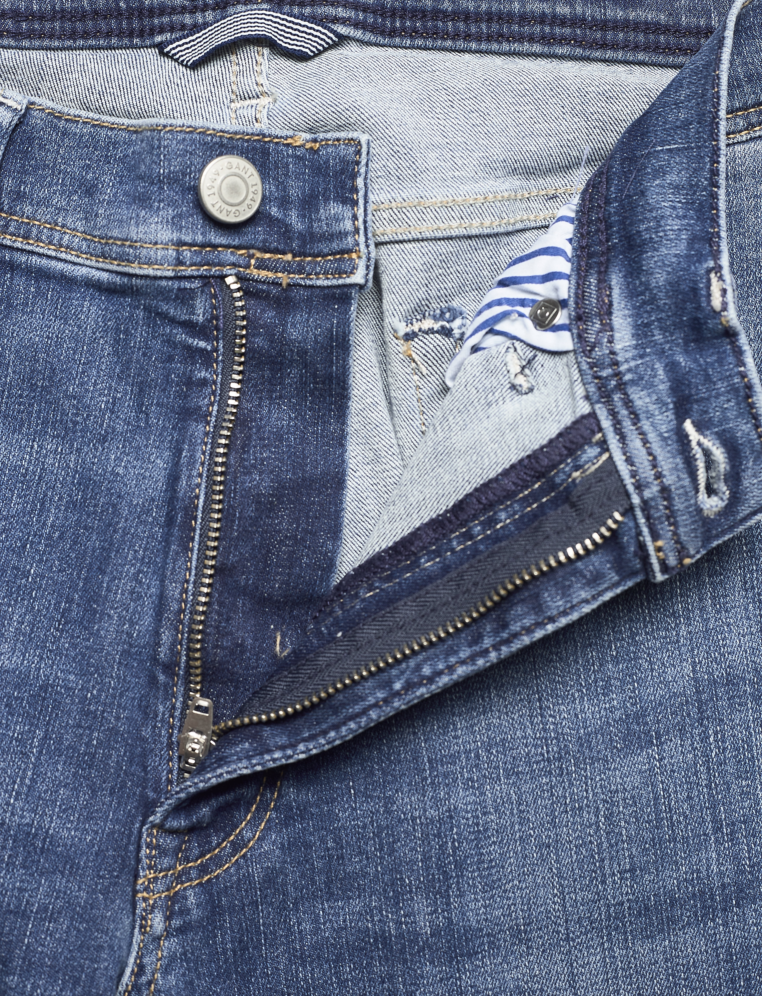 GANT - MAXEN ACTIVE-RECOVER JEANS - mid blue broken in - 4