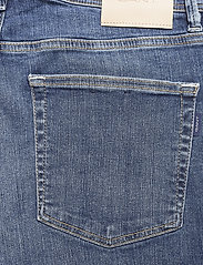 GANT - MAXEN ACTIVE-RECOVER JEANS - slim jeans - mid blue broken in - 5