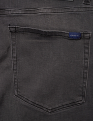 GANT - MAXEN ACTIVE-RECOVER BLK JEANS - slim jeans - black worn in - 3