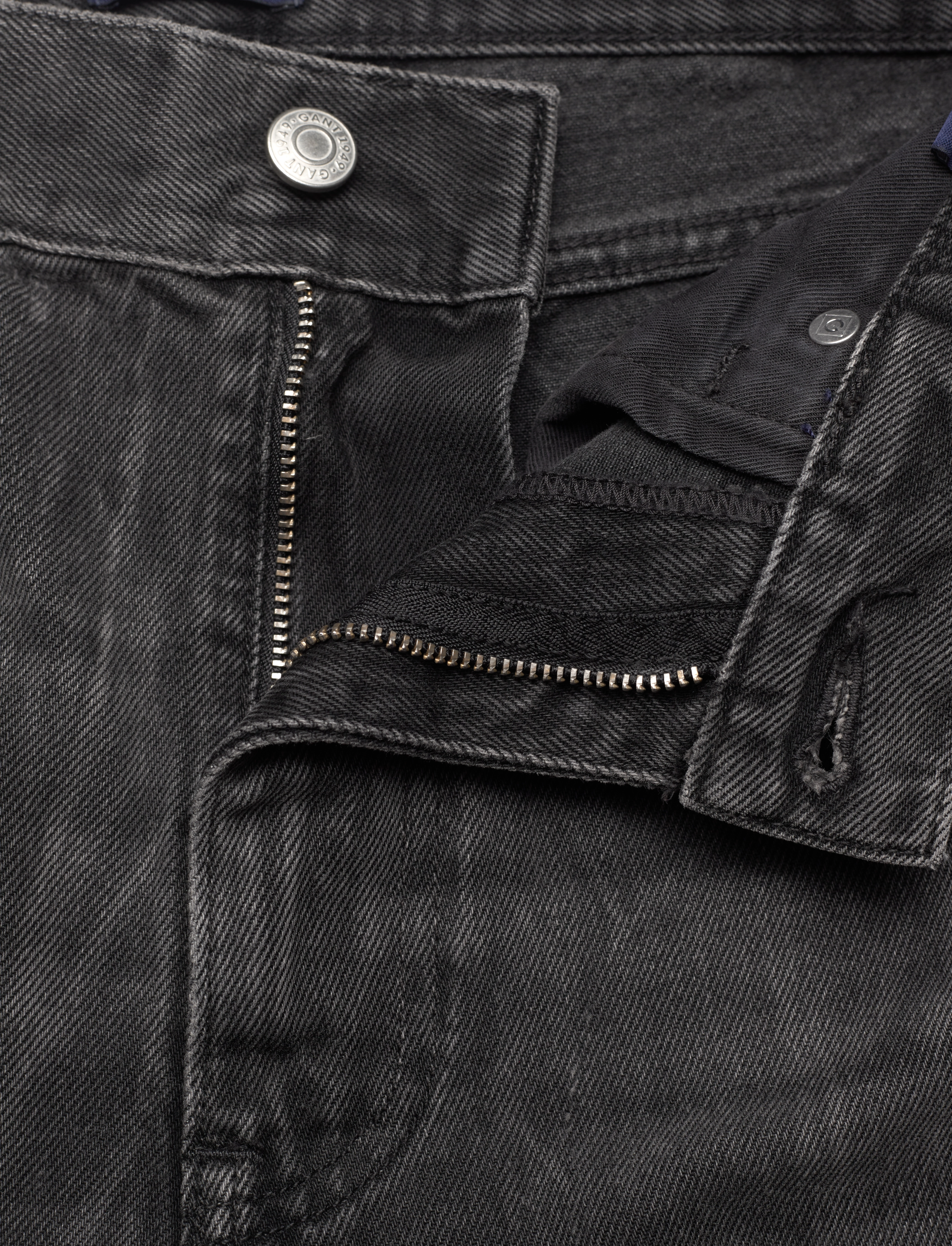 GANT - D1. HAYES VINTAGE WASH DENIMS - black worn in - 3