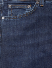 GANT - REGULAR GANT JEANS - regular piegriezuma džinsa bikses - dark blue worn in - 6