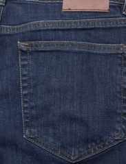 GANT - REGULAR GANT JEANS - regular piegriezuma džinsa bikses - dark blue worn in - 8