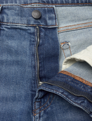 GANT - REGULAR GANT JEANS - tavalised teksad - mid blue worn in - 7