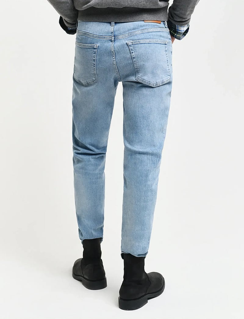 GANT - EXTRA SLIM ACTIVE RECOVER JEANS - kitsad teksad - semi light blue worn in - 3