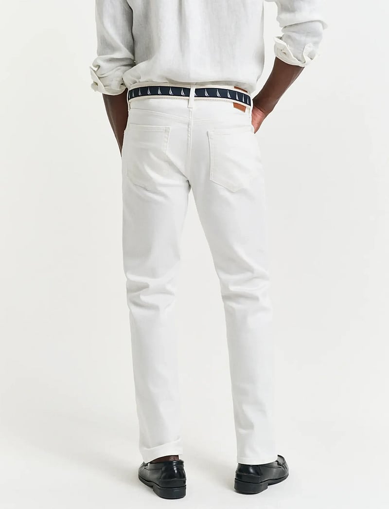 Gant - REG WHITE JEANS - regular jeans - eggshell - 2