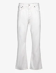 WHITE LOOSE FIT JEANS