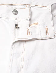 GANT - WHITE LOOSE FIT JEANS - loose jeans - eggshell - 3