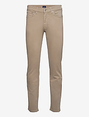 GANT - REGULAR DESERT JEANS - trousers & jeans - desert brown - 0