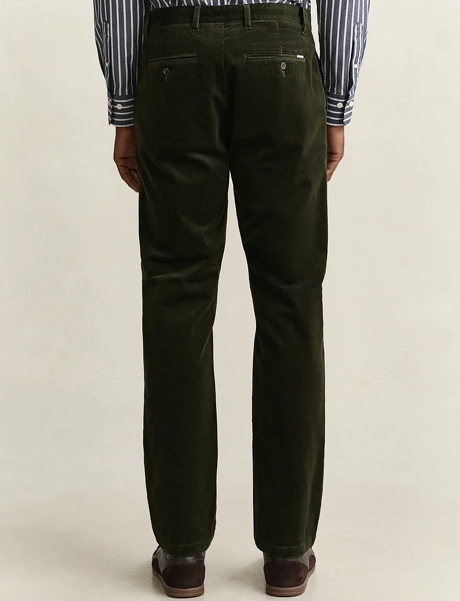 Gant - REGULAR CORD CHINOS - chino-püksid - dark moss green - 2