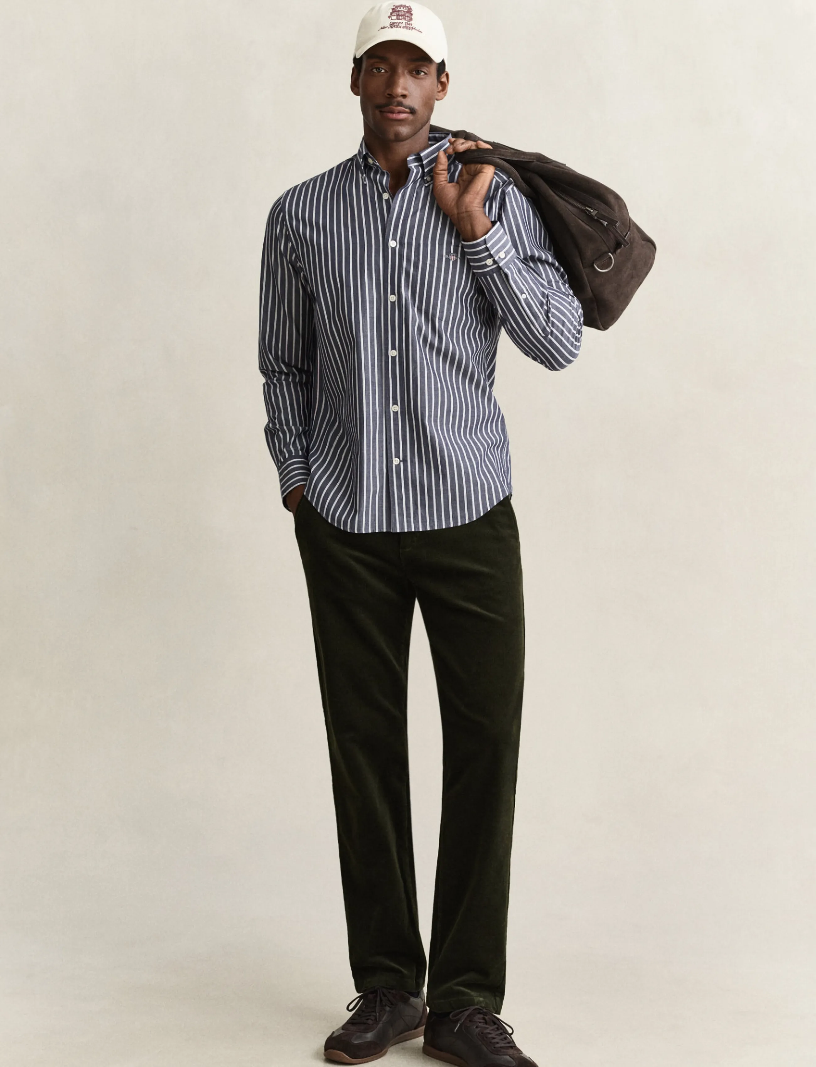 Gant - REGULAR CORD CHINOS - chinos - dark moss green - 1