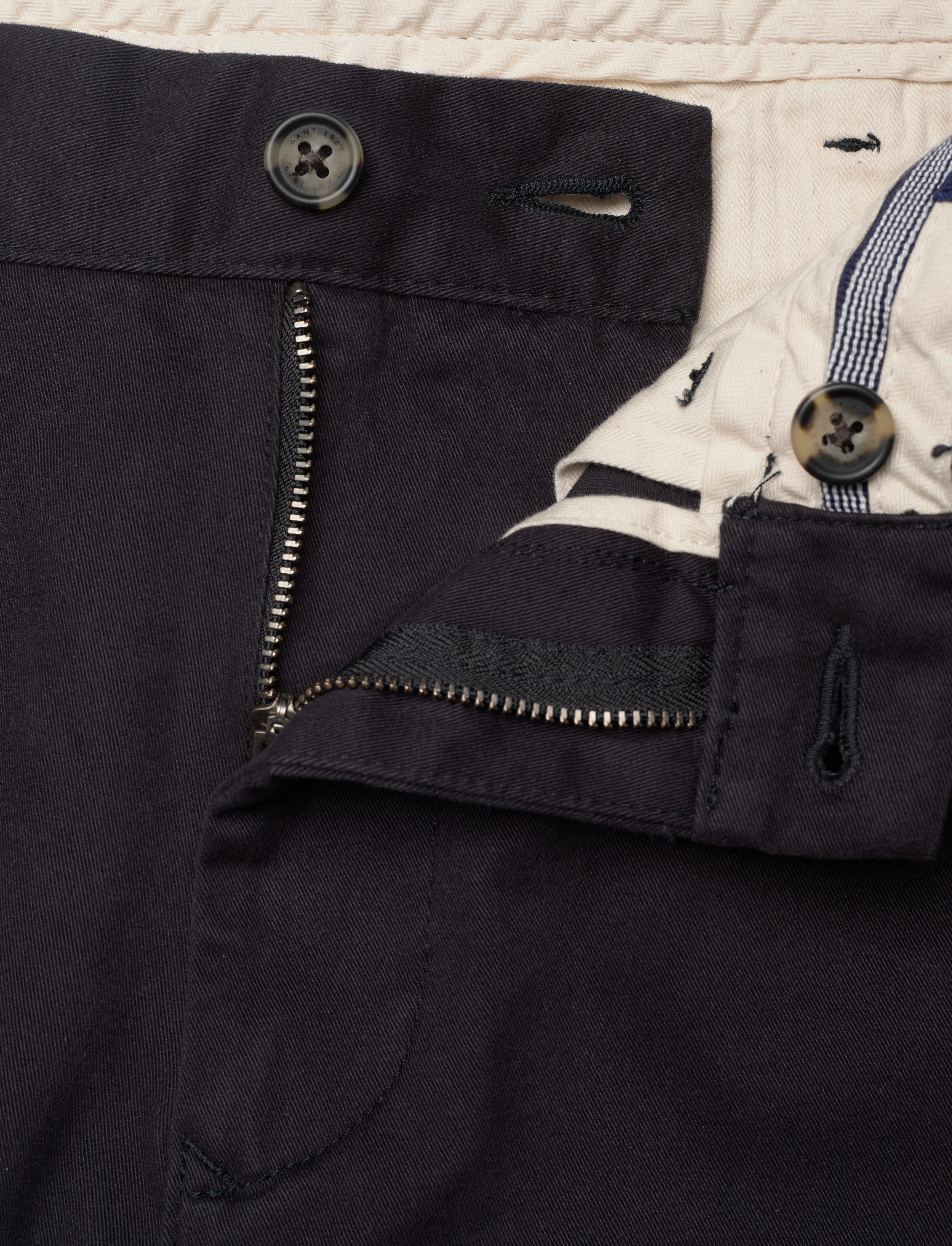 GANT - D1. ALLISTER COMFORT SUPER CHINOS - ebony black - 3
