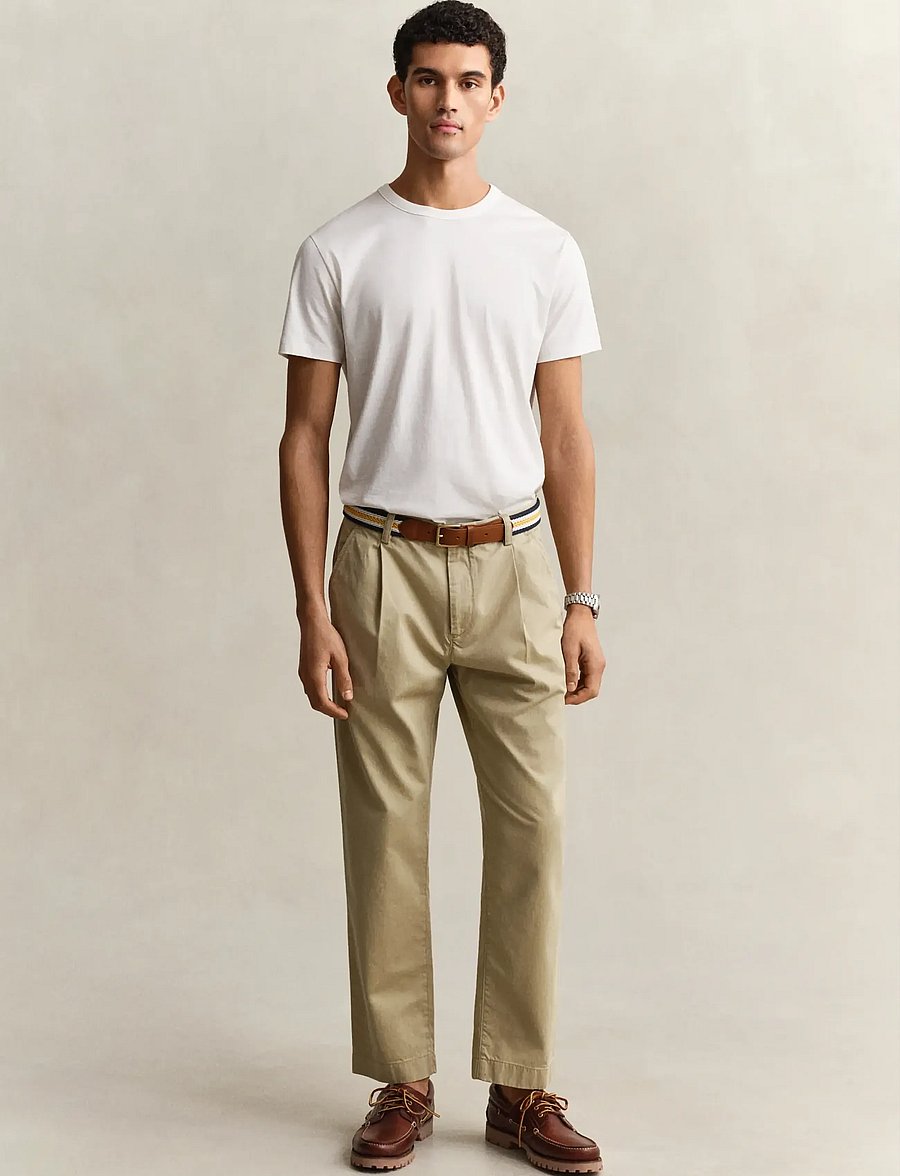Gant - REG PLEATED COTTON TWILL CHINOS - chinos - woody beige - 0