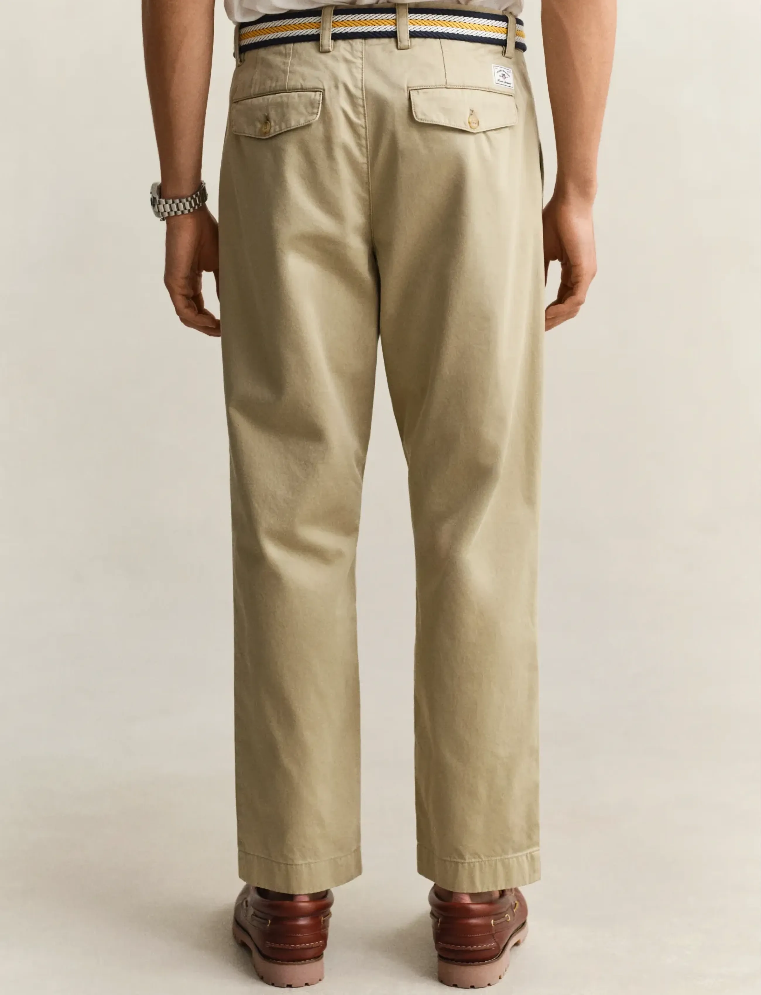 Gant - REG PLEATED COTTON TWILL CHINOS - chinos - woody beige - 3
