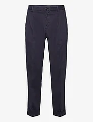 GANT - RELAXED TAPERED COTTON SUIT PANTS - chinos - evening blue - 0