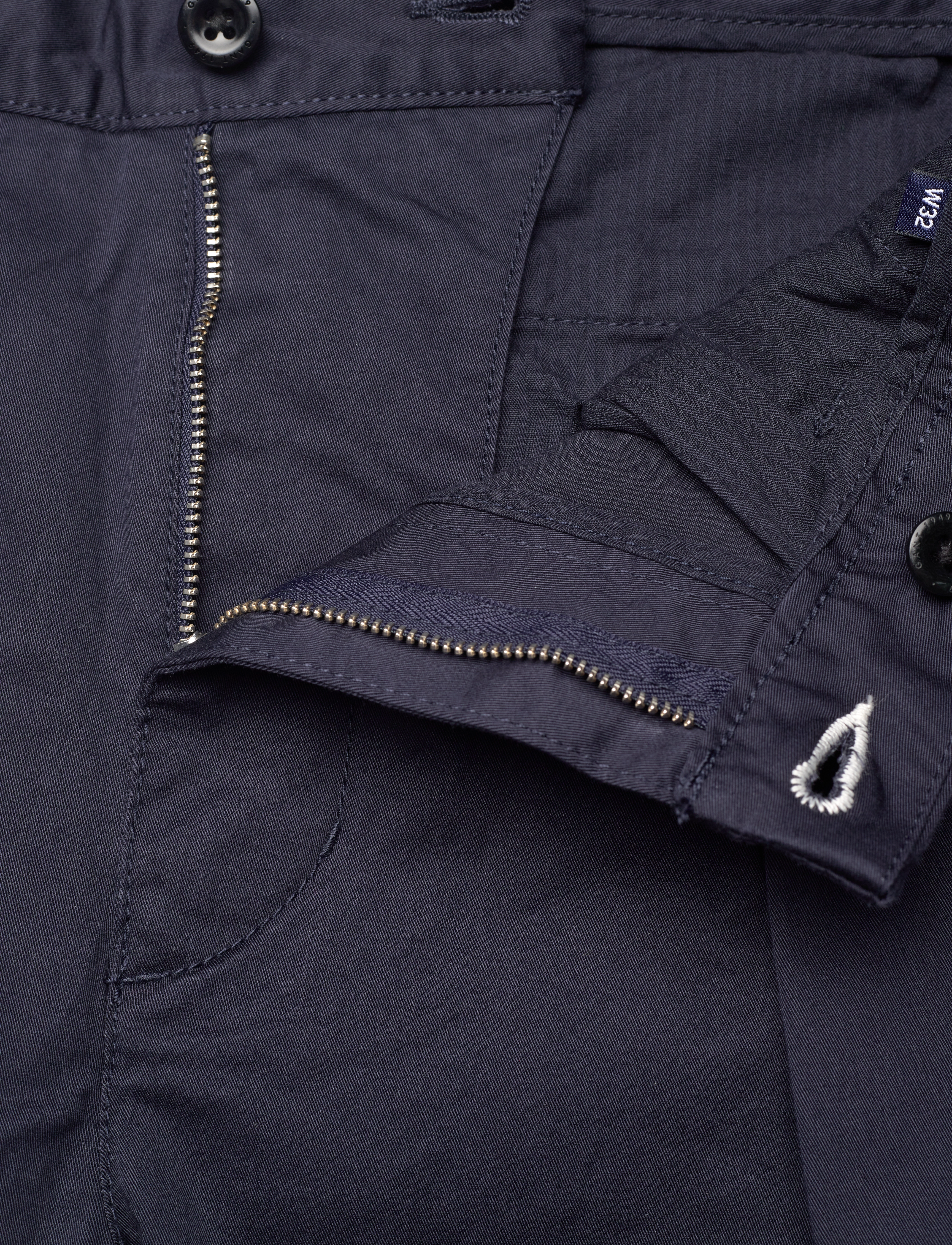 GANT - SLIM TAPERED PLEATED TWILL CHINOS - marine - 3
