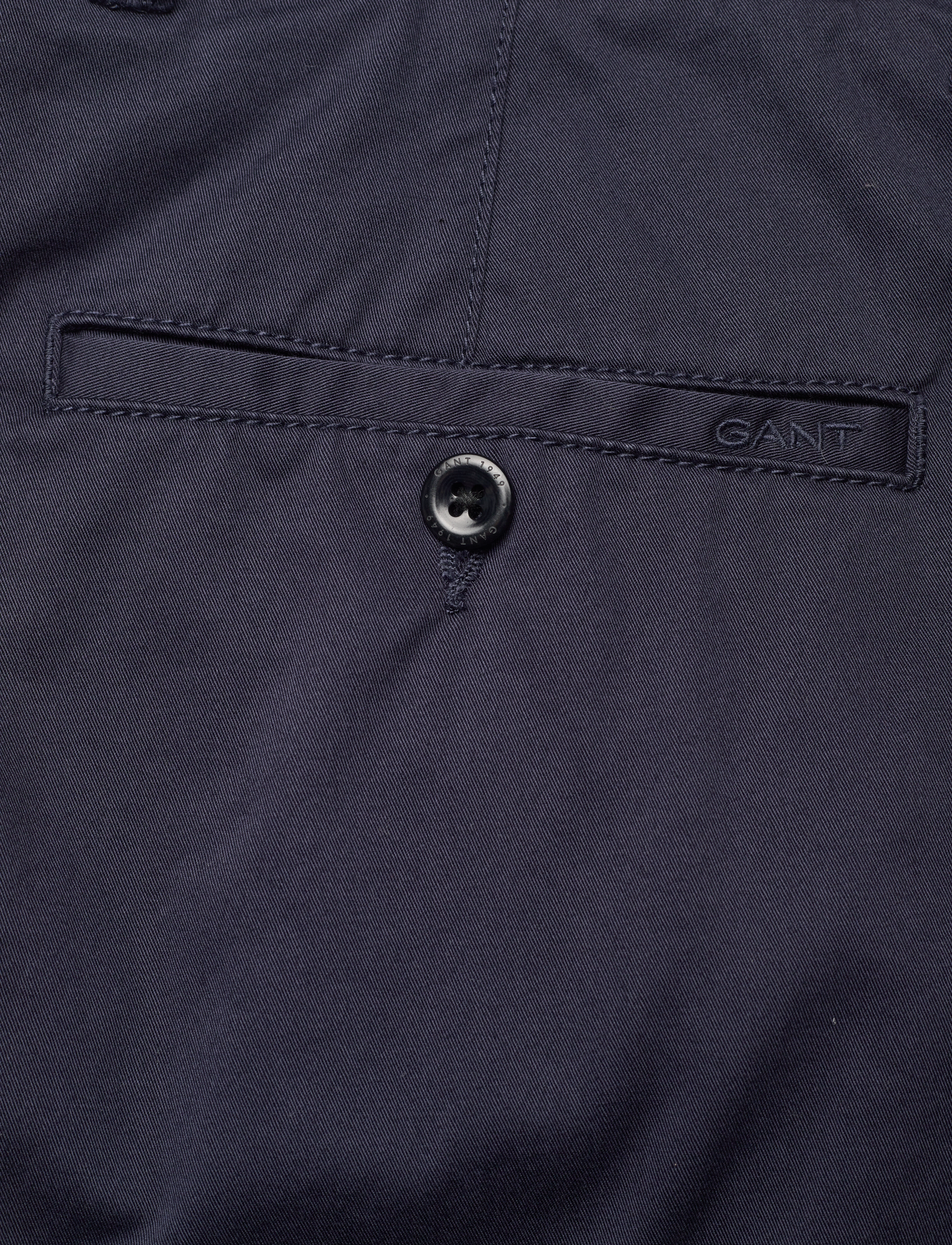 GANT - SLIM TAPERED PLEATED TWILL CHINOS - marine - 4