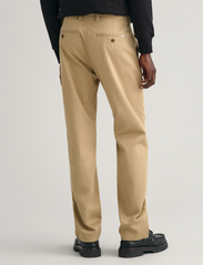GANT - REGULAR TWILL CHINOS - „chino“ stiliaus kelnės - dark khaki - 3