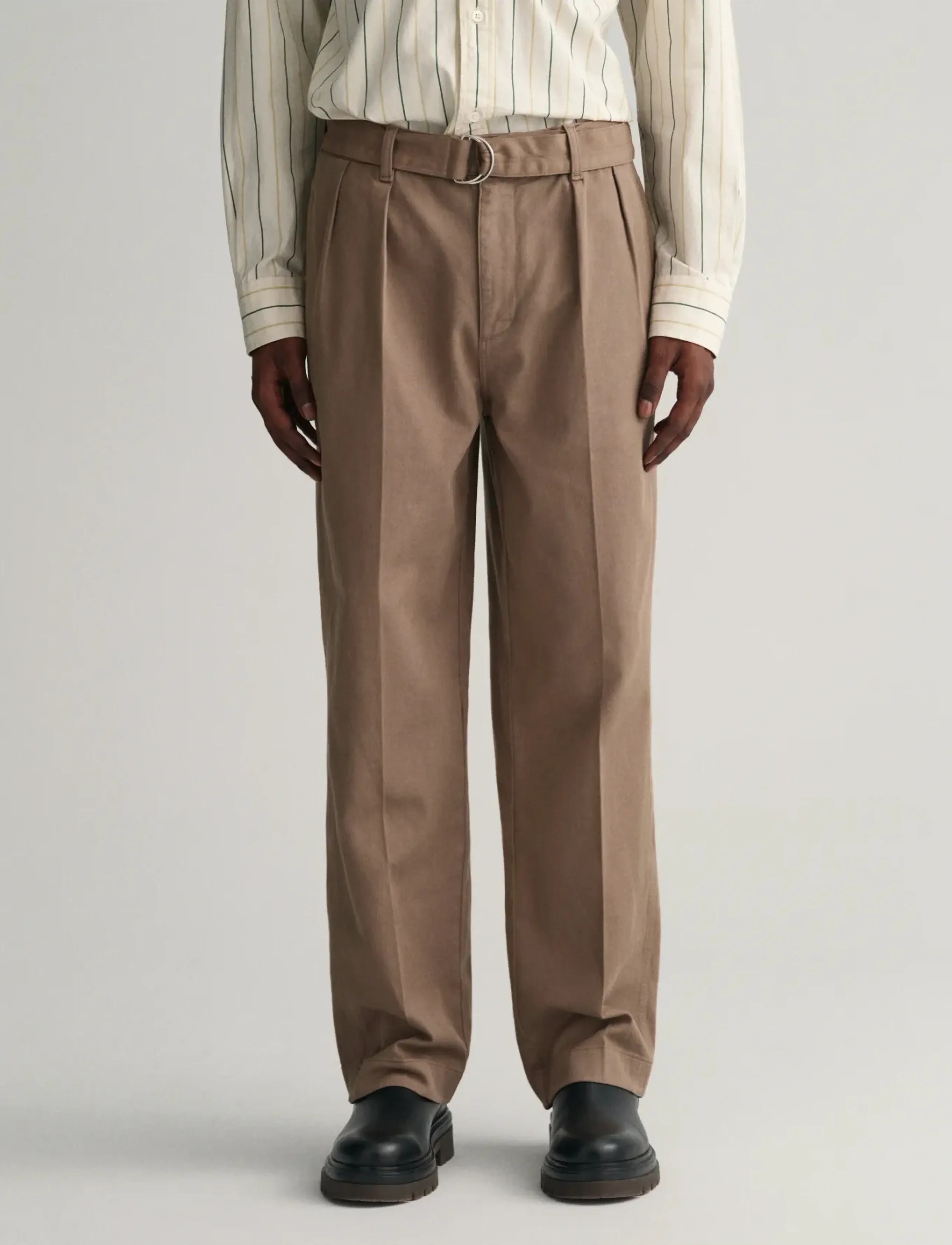 GANT BELTED PLEAT CHINOS - Hosen - DESERT BROWN / brown