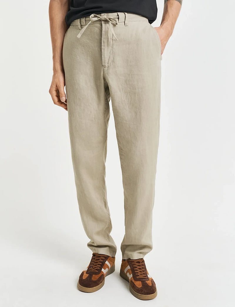 GANT - RELAXED LINEN DS PANTS - linnen broeken - dry sand - 0