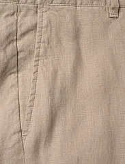 GANT - RELAXED LINEN DS PANTS - linen trousers - dry sand - 2