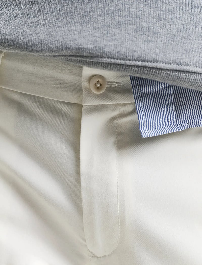 GANT - SLIM SPORTS CHINOS - chinos - cream - 4