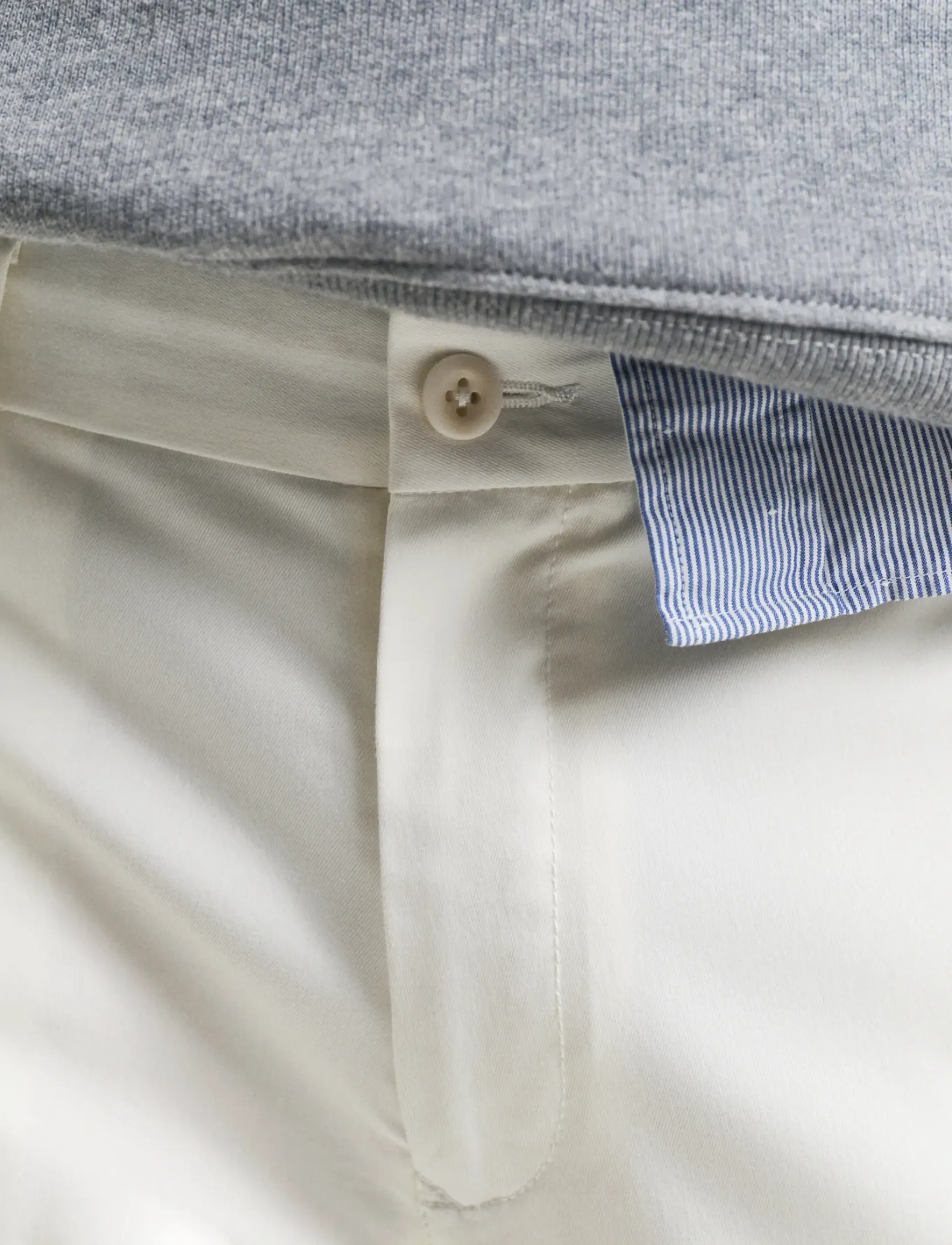Gant - SLIM SPORTS CHINOS - chinos - cream - 4