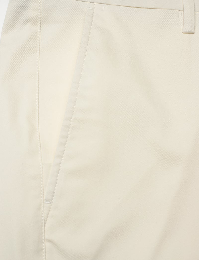 GANT - SLIM SPORTS CHINOS - chino püksid - cream - 2
