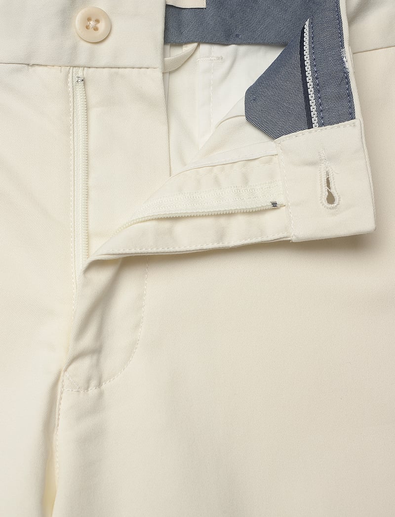 GANT - SLIM SPORTS CHINOS - chino püksid - cream - 3
