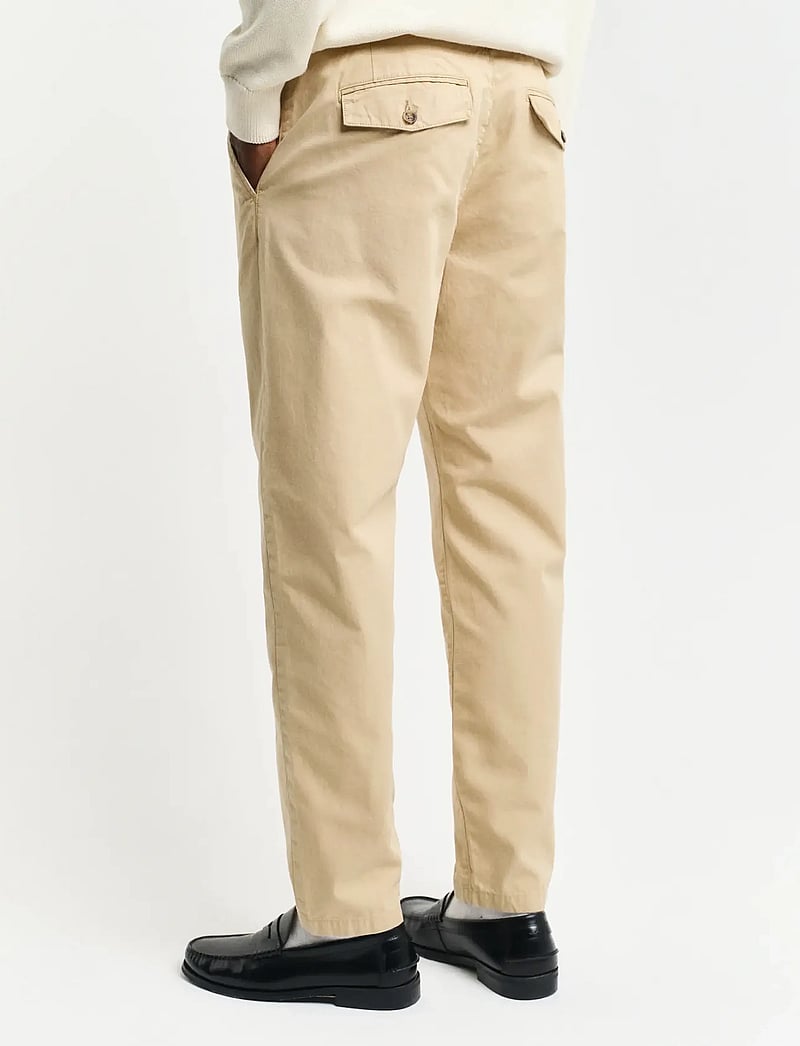 GANT - REG TAPERED CANVAS CHINOS - chinos - oak beige - 2