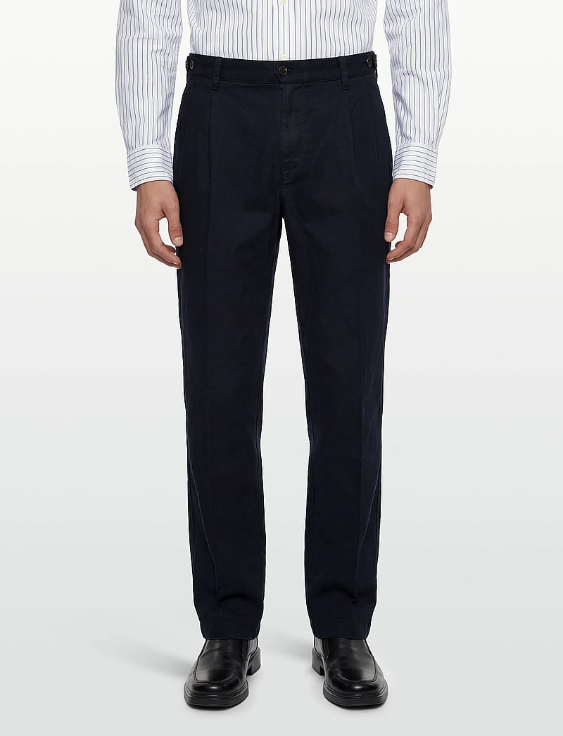 Gant - REL LIGHT CANVAS CHINOS - anzugshosen - evening blue - 3