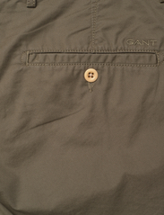GANT - MD. RELAXED SHORTS - chinos shorts - racing green - 4