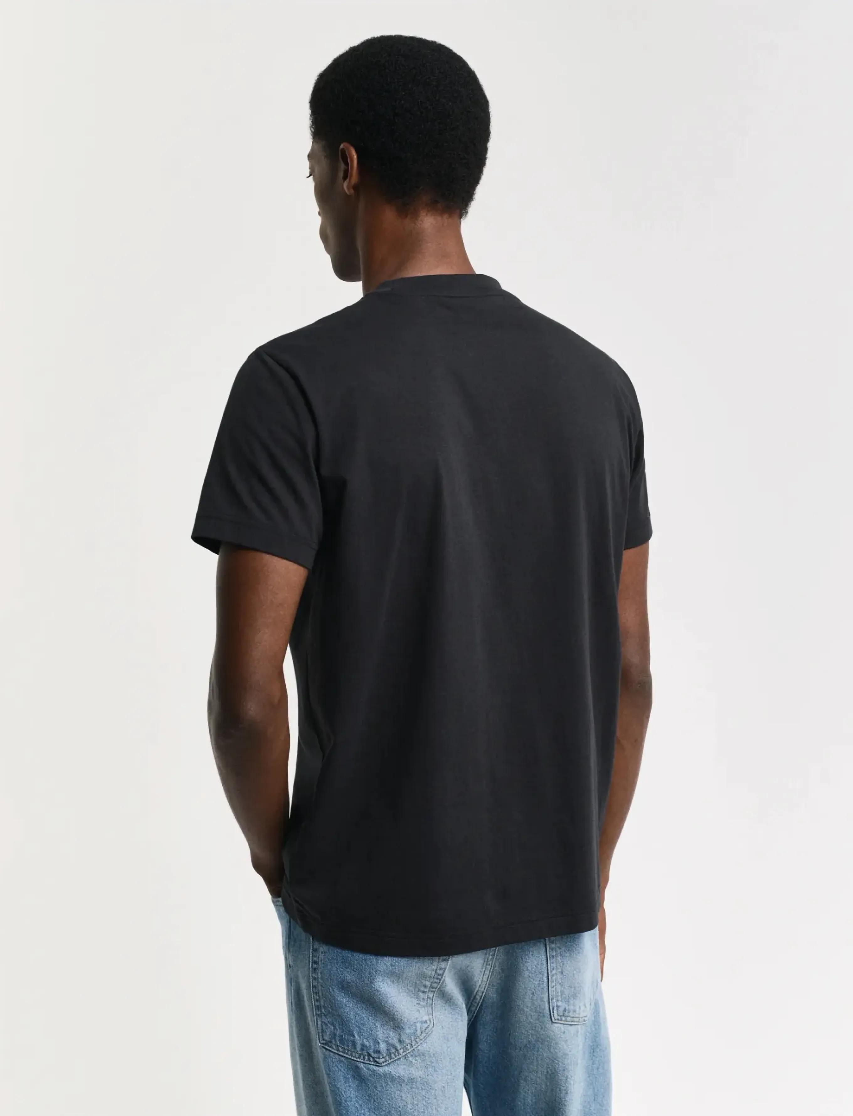Gant - REG TONAL SHIELD SS T-SHIRT - short-sleeved t-shirts - black - 3