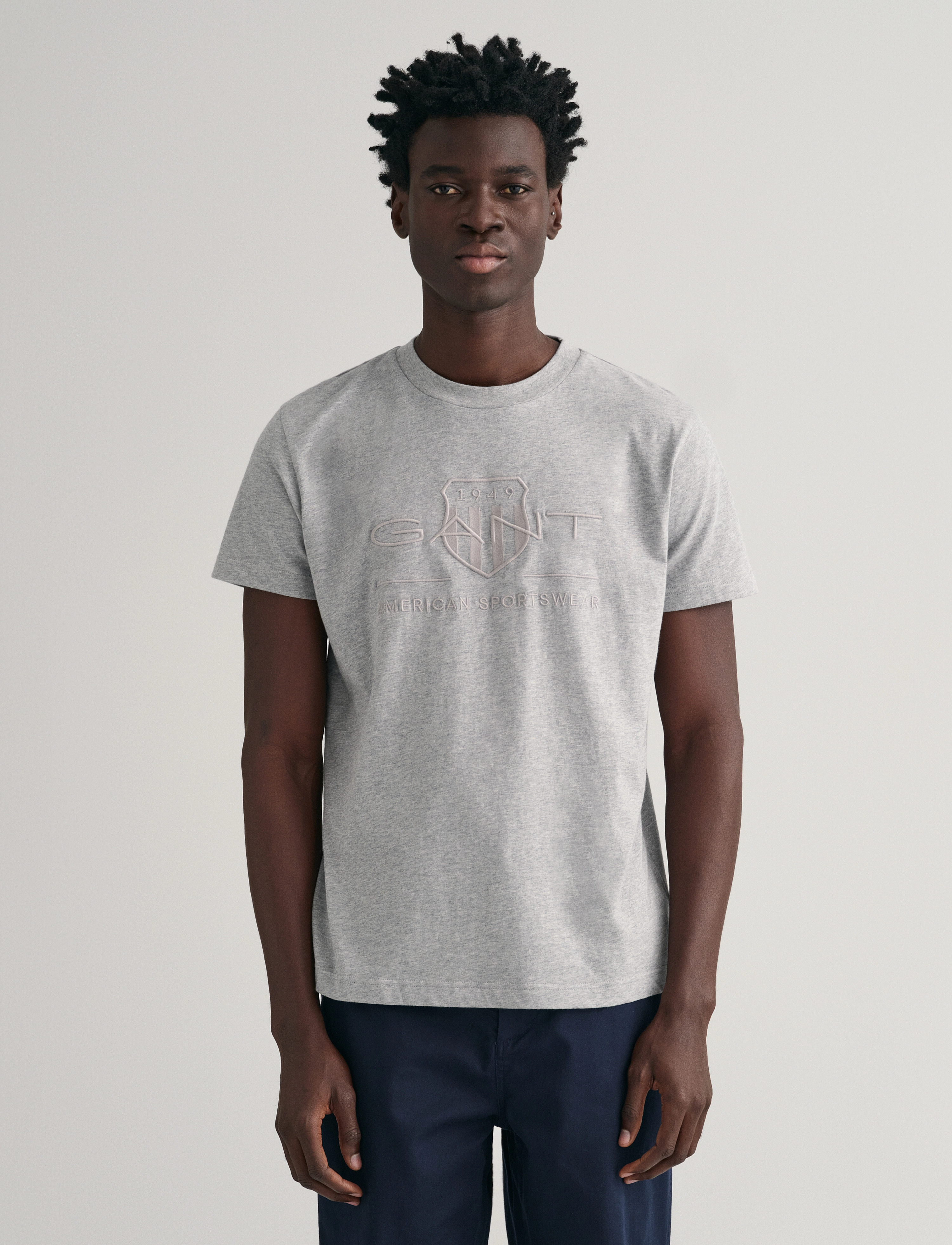 Gant REG TONAL SHIELD SS T-SHIRT - Kleidung - GREY MELANGE / grey